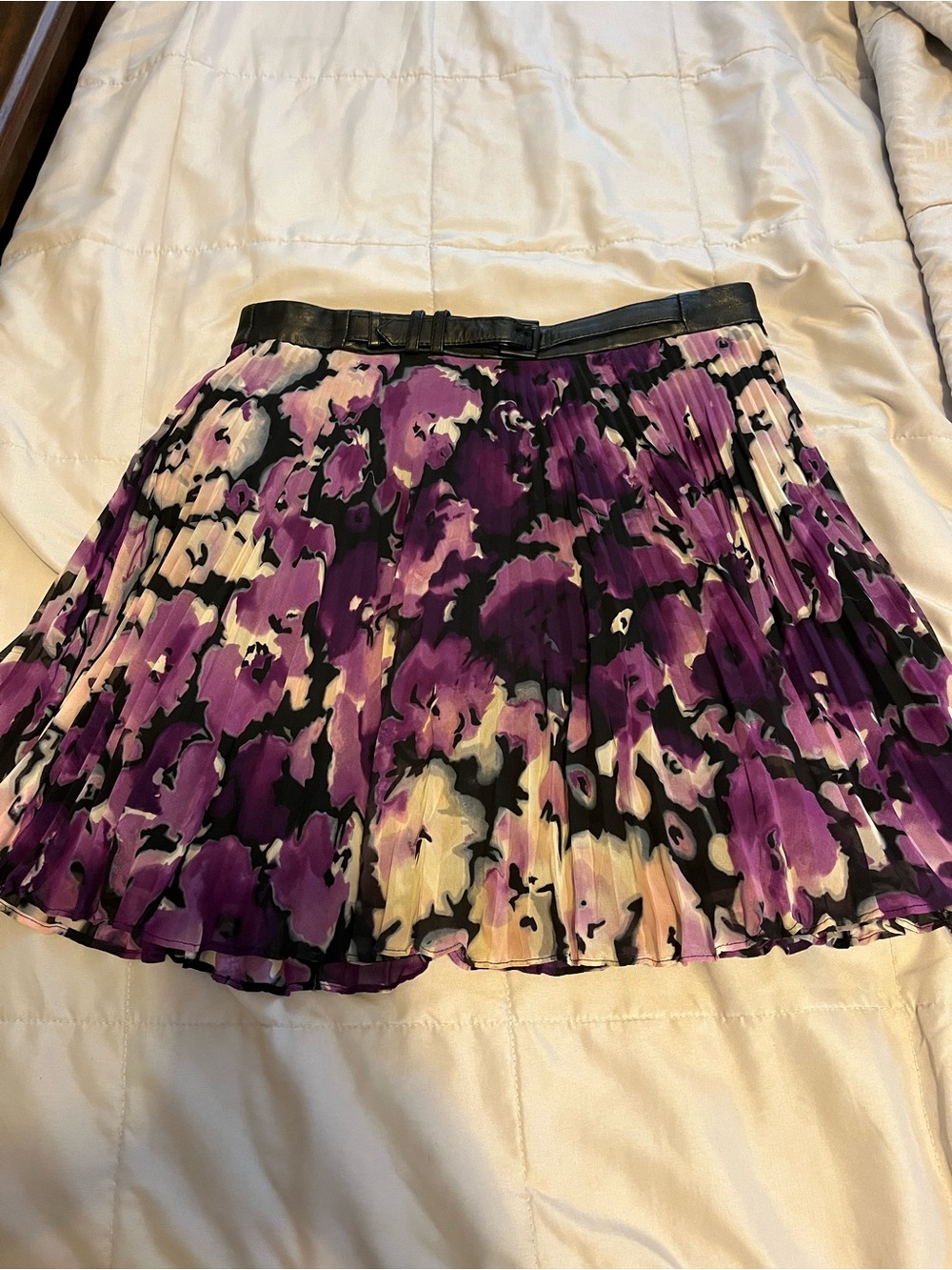 BCBGeneration Pleated Floral Mini Skirt in Purple, Black & Cream
